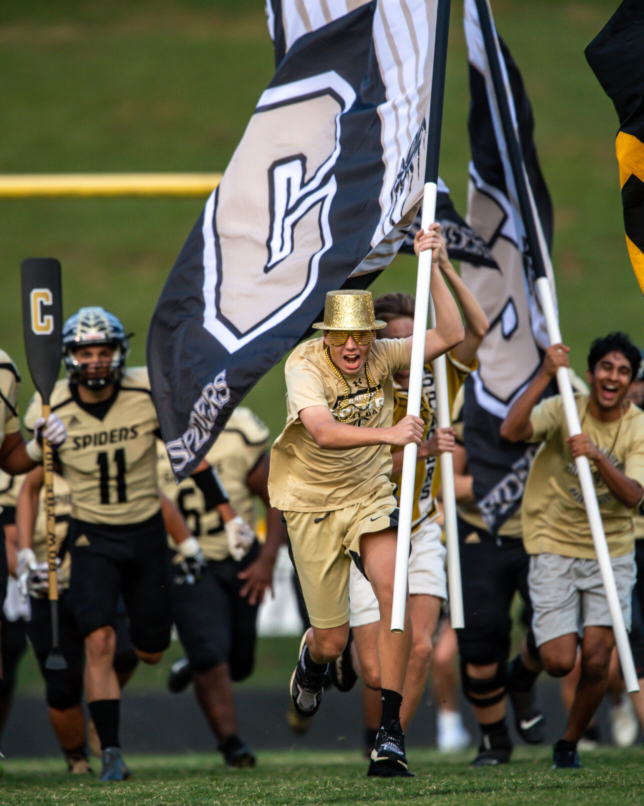 The Warriors dominated the Spiders 49-21.